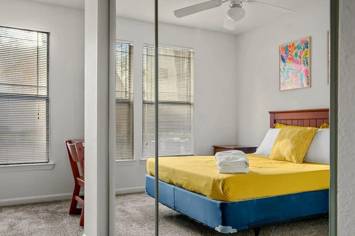 Apartment Long Term Stays Allowed Pet Friendly & Pool Tampa