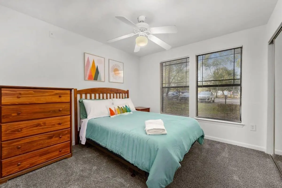 Long Term Stays Allowed Pet Friendly & Pool Tampa United States
