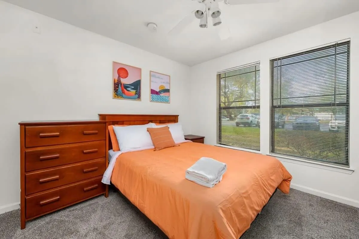 Long Term Stays Allowed Pet Friendly & Pool Tampa