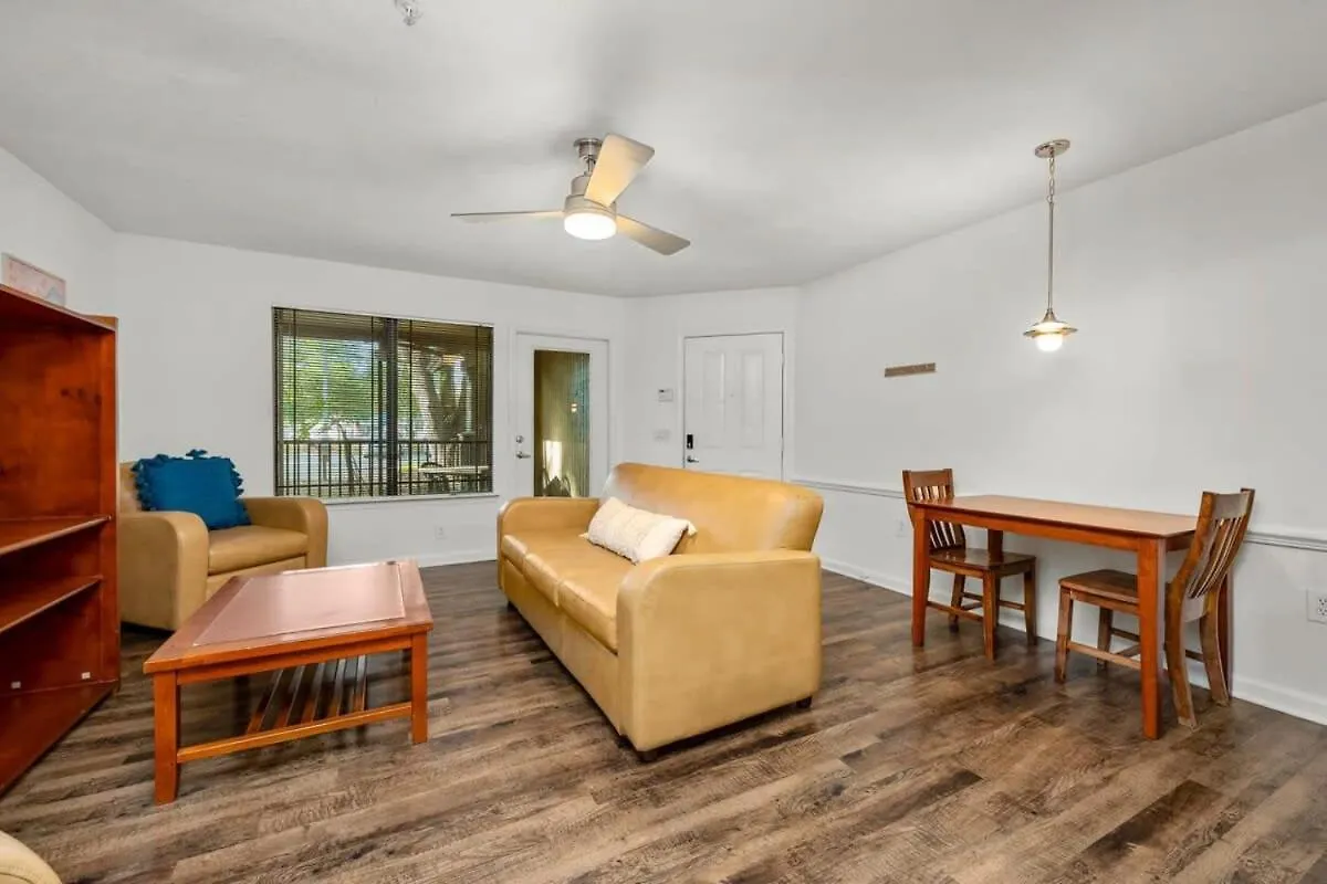 Apartment Long Term Stays Allowed Pet Friendly & Pool Tampa United States